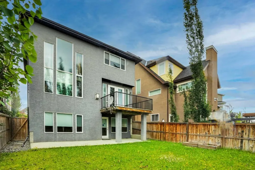 60 Cranarch Rise SE Calgary AB T3M1M3