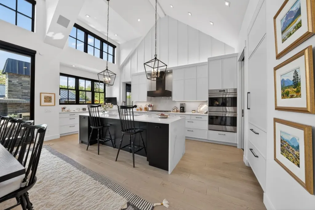 3021 3 Street SW Calgary AB T2S 1V2