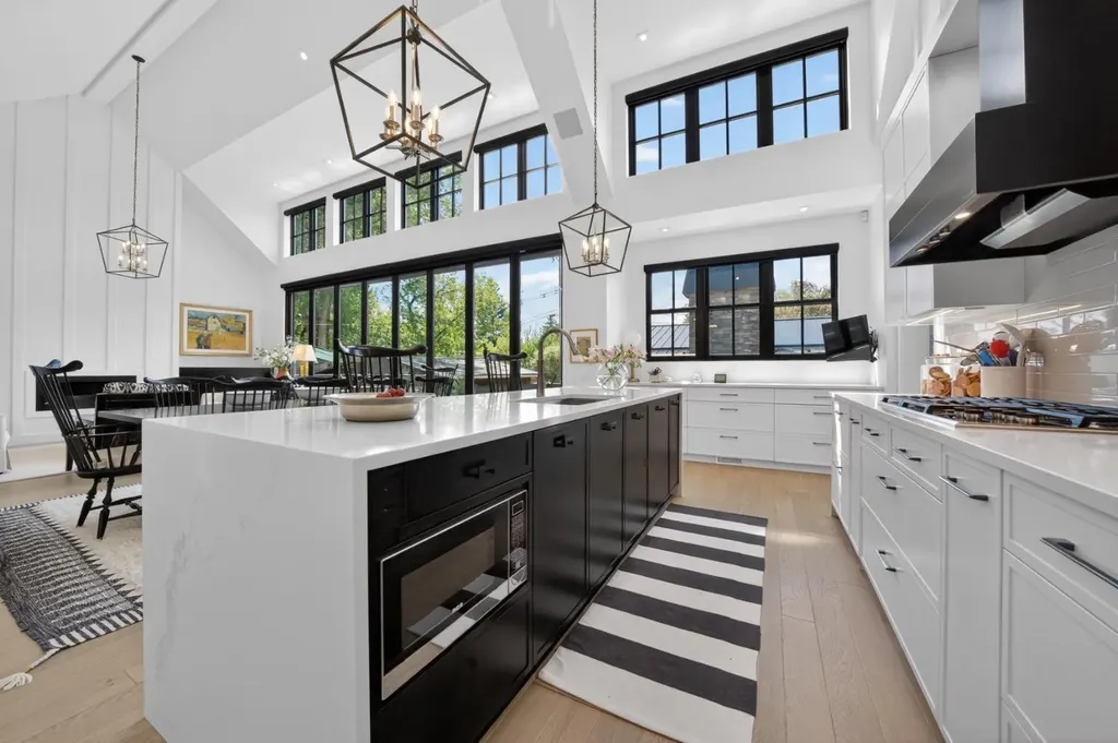 3021 3 Street SW Calgary AB T2S 1V2