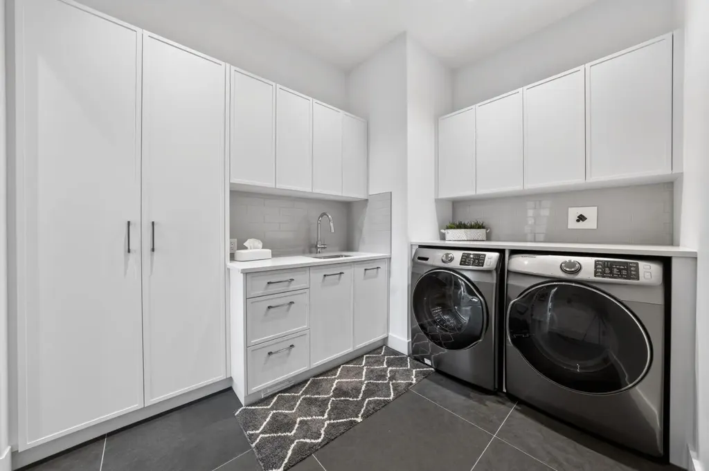 3021 3 Street SW Calgary AB T2S 1V2