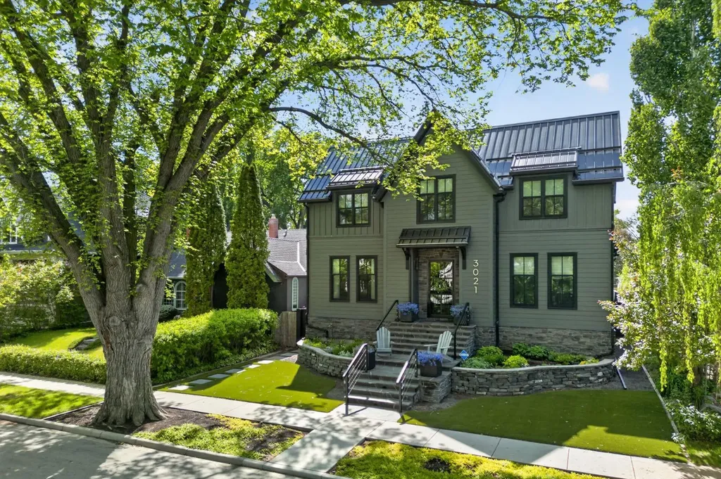 3021 3 Street SW Calgary AB T2S 1V2