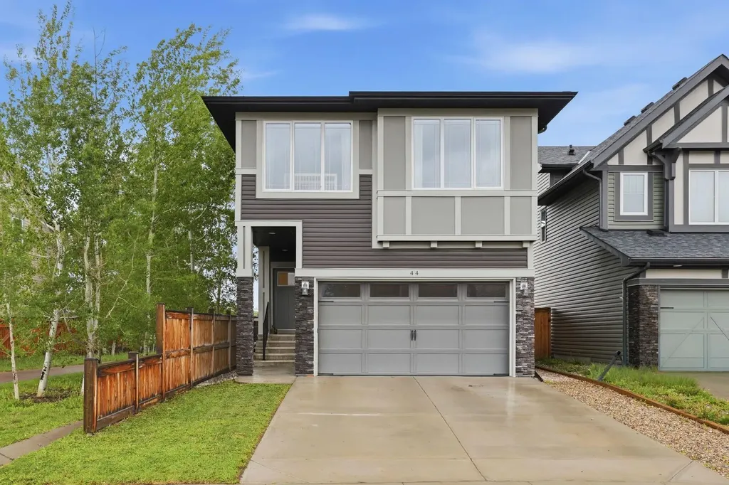 44 Morgan Street Cochrane AB T4C 2R6
