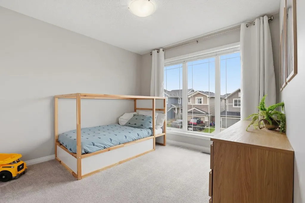 44 Morgan Street Cochrane AB T4C 2R6