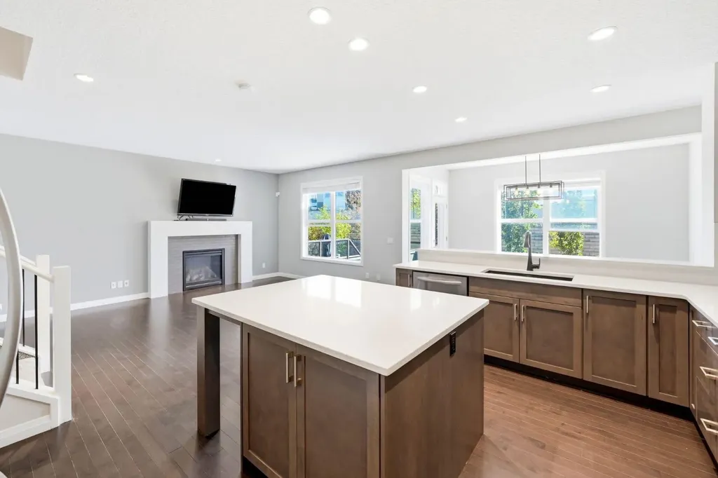 187 Evansfield Way NW Calgary AB T3P 0K3