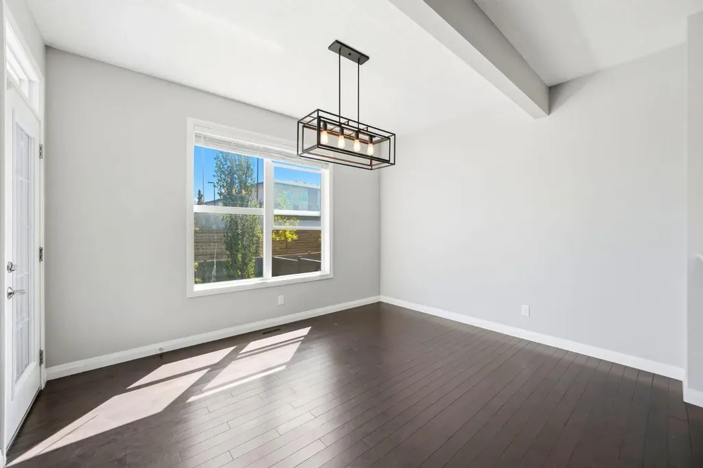 187 Evansfield Way NW Calgary AB T3P 0K3