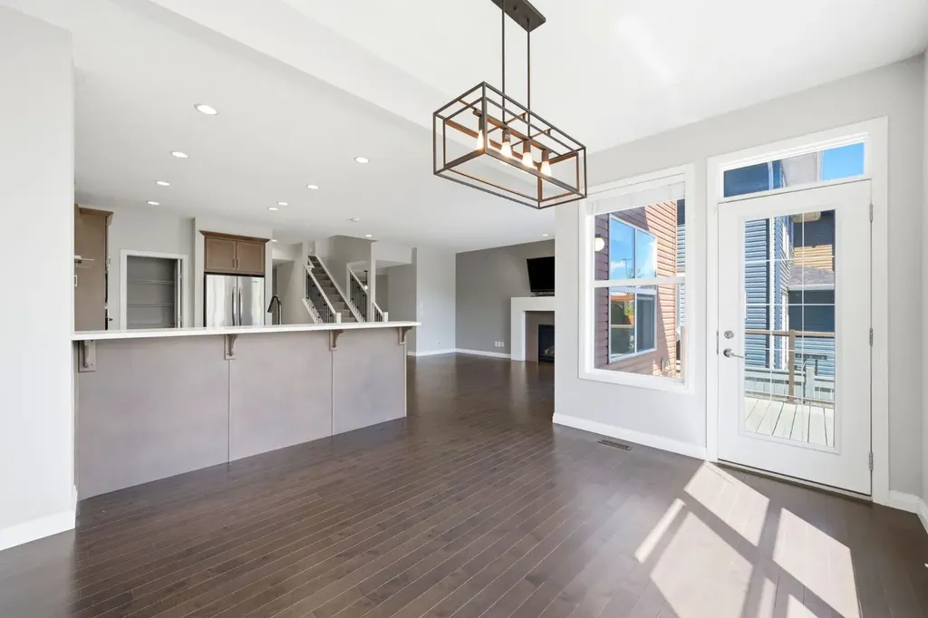 187 Evansfield Way NW Calgary AB T3P 0K3