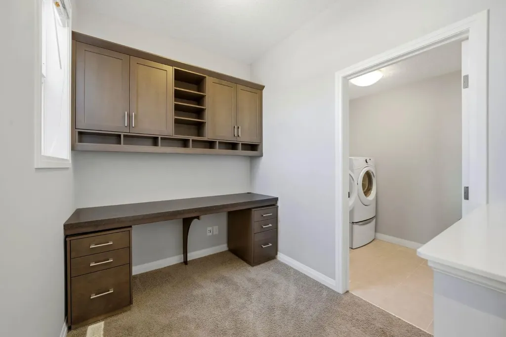 187 Evansfield Way NW Calgary AB T3P 0K3