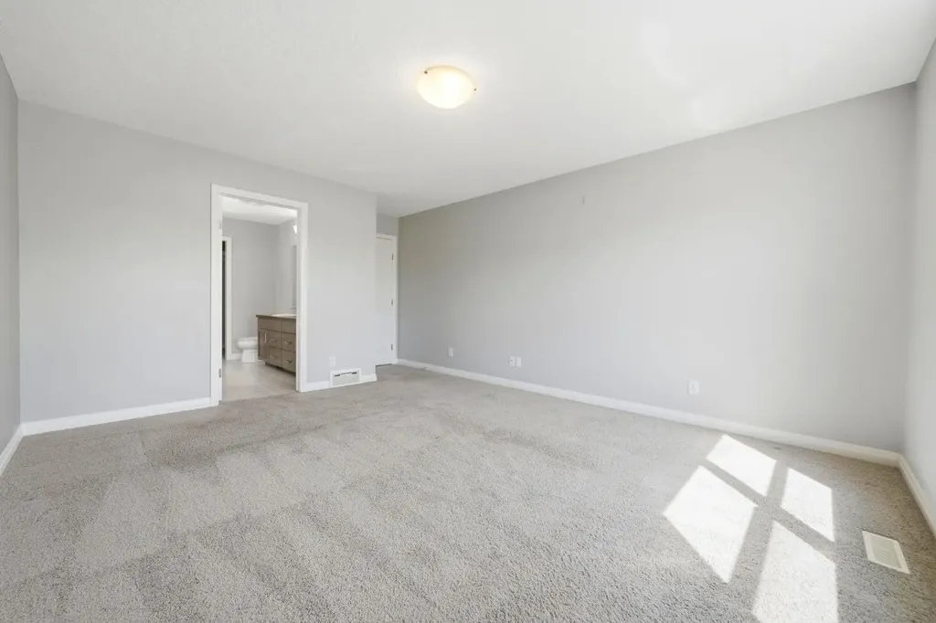 187 Evansfield Way NW Calgary AB T3P 0K3