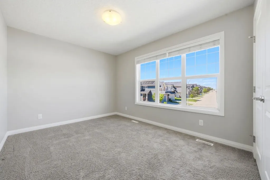 187 Evansfield Way NW Calgary AB T3P 0K3