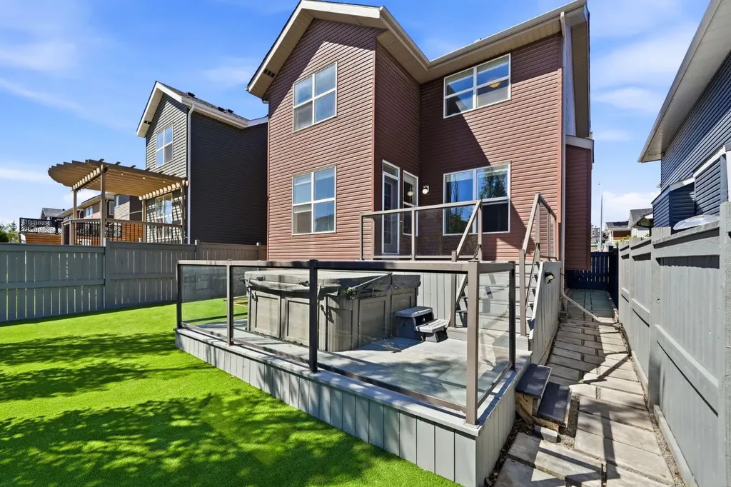 187 Evansfield Way NW Calgary AB T3P 0K3