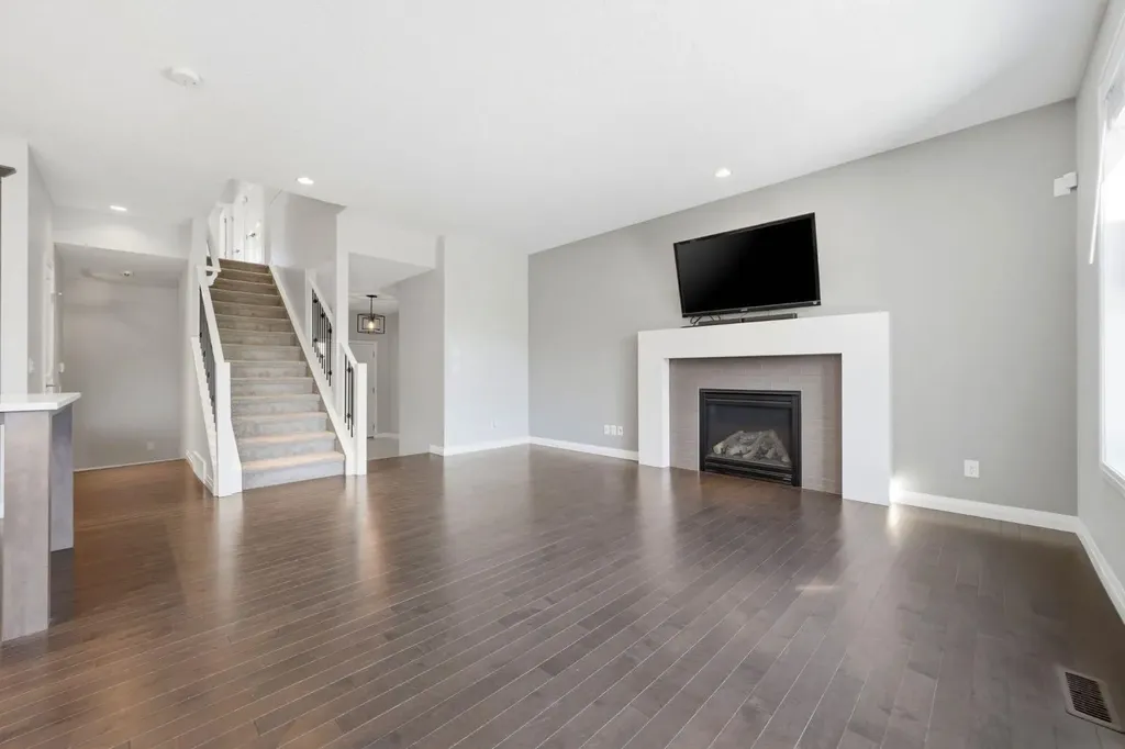 187 Evansfield Way NW Calgary AB T3P 0K3