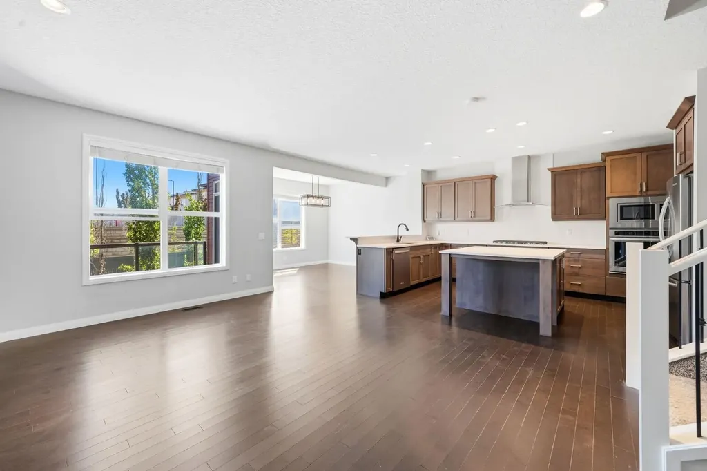 187 Evansfield Way NW Calgary AB T3P 0K3