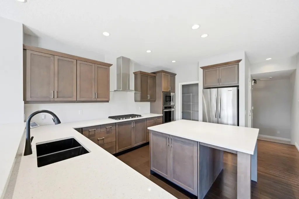 187 Evansfield Way NW Calgary AB T3P 0K3