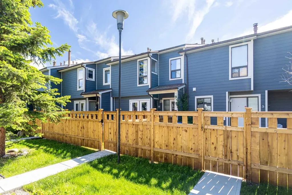 203 Grier Terrace NE Calgary AB T2K5Y7