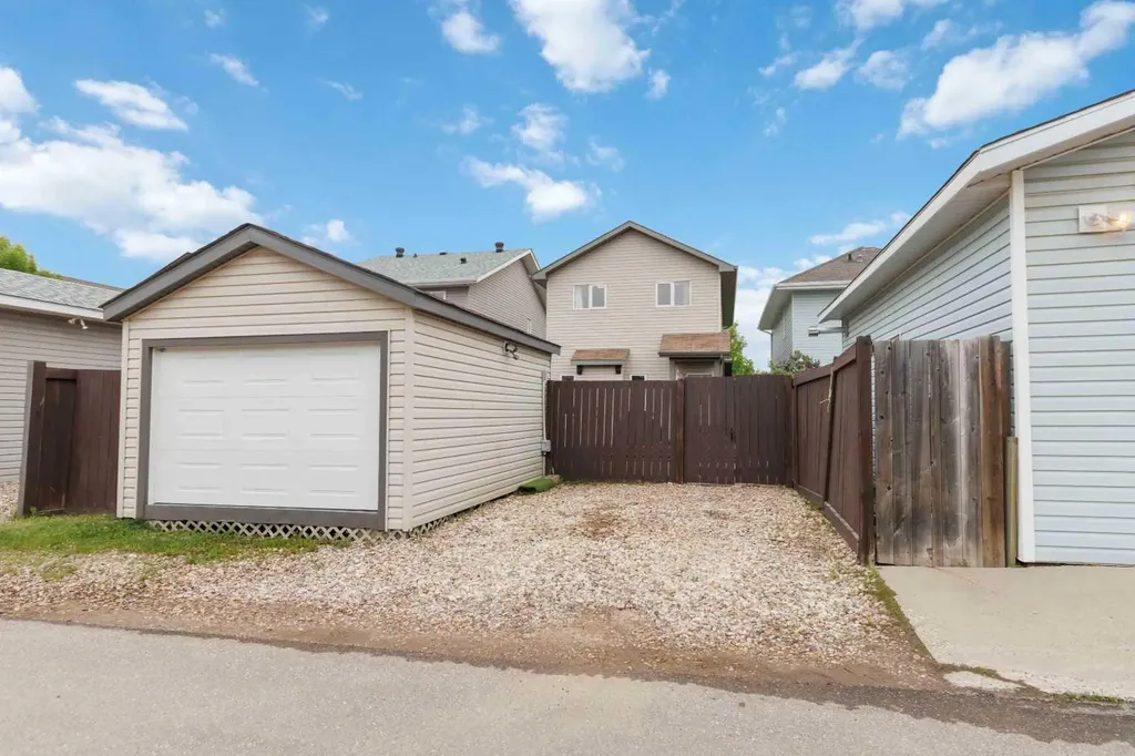 124 Crown Creek Lane Fort Mcmurray AB T9K 2V1