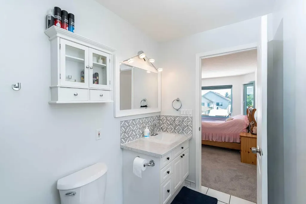 270 Somerside Park SW Calgary AB T2Y 3G5