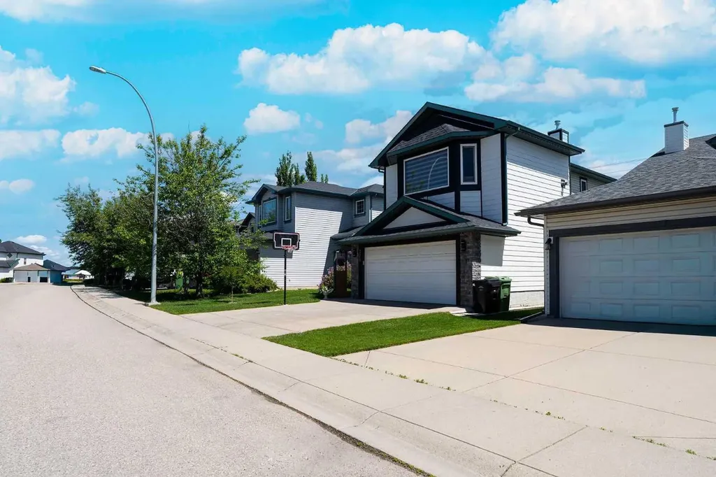 270 Somerside Park SW Calgary AB T2Y 3G5