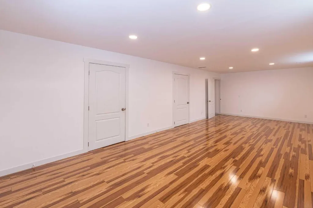 270 Somerside Park SW Calgary AB T2Y 3G5