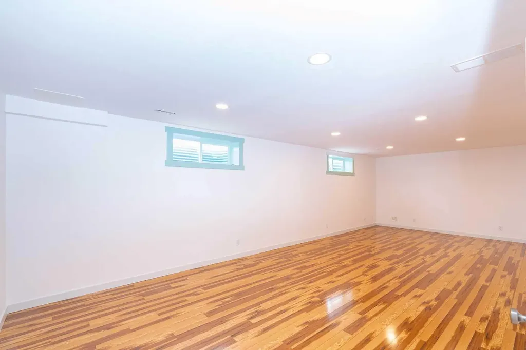 270 Somerside Park SW Calgary AB T2Y 3G5