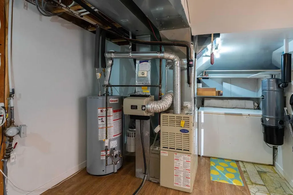 270 Somerside Park SW Calgary AB T2Y 3G5