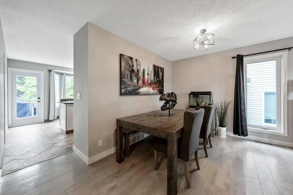 92 Waterstone Crescent SE Airdrie AB T4B 2E5
