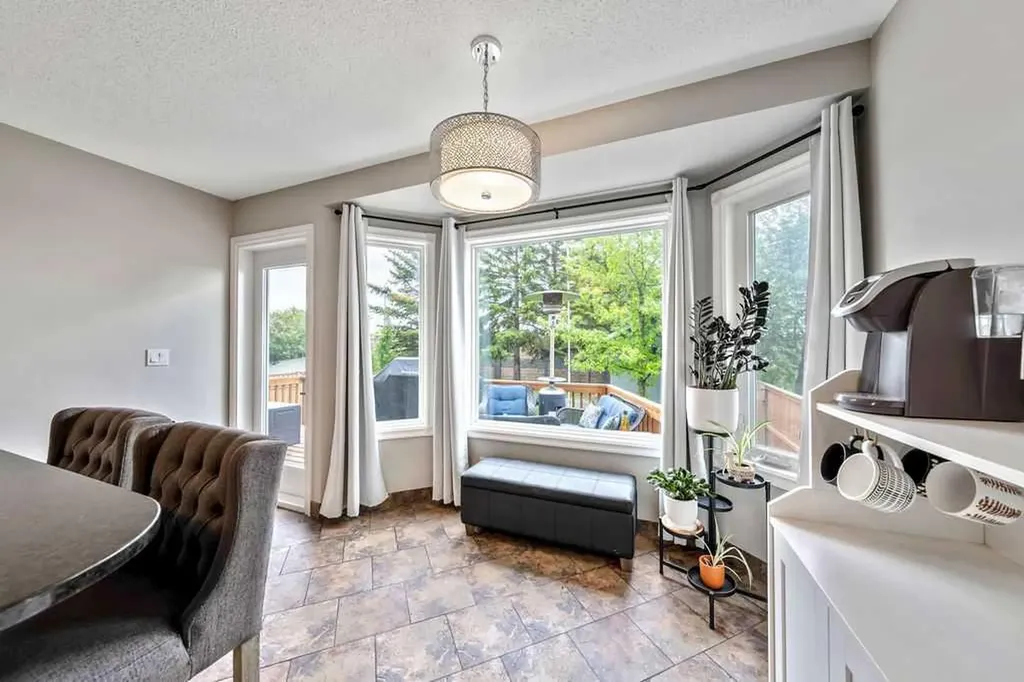 92 Waterstone Crescent SE Airdrie AB T4B 2E5