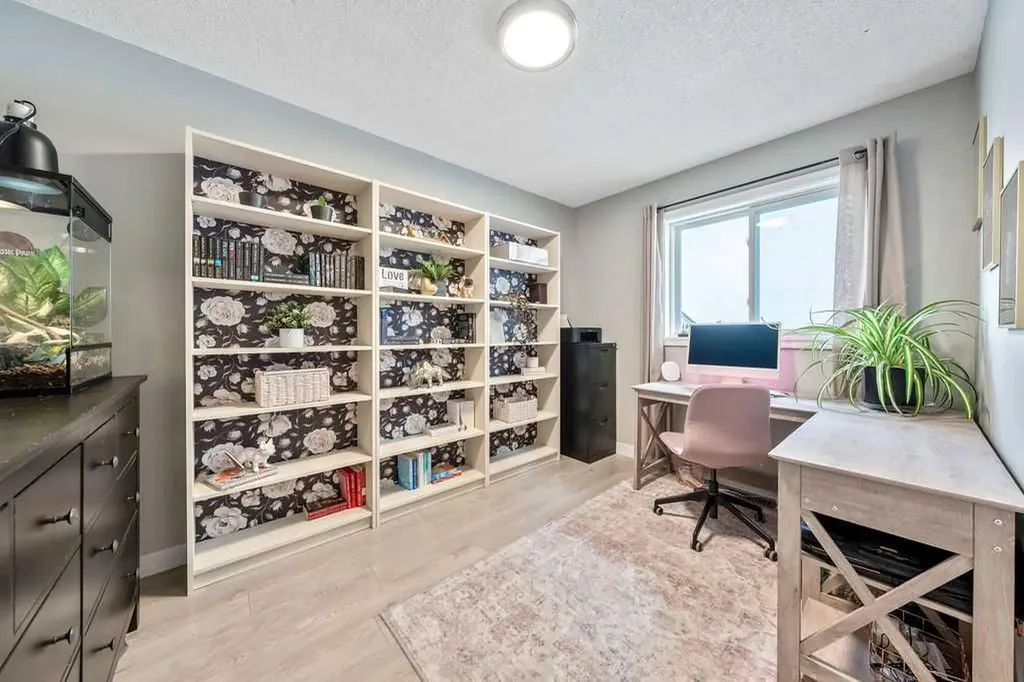 92 Waterstone Crescent SE Airdrie AB T4B 2E5