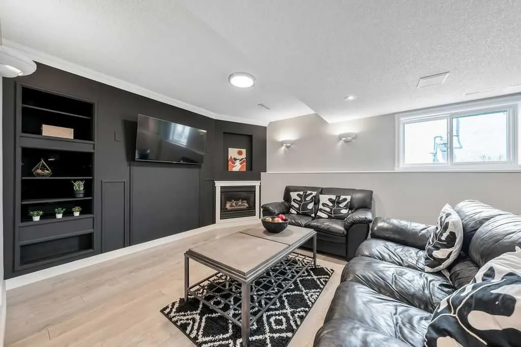 92 Waterstone Crescent SE Airdrie AB T4B 2E5