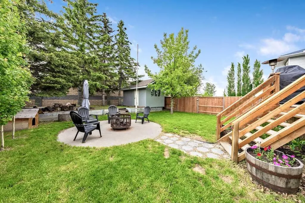 92 Waterstone Crescent SE Airdrie AB T4B 2E5