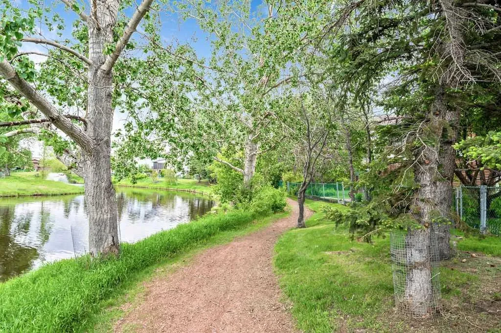 92 Waterstone Crescent SE Airdrie AB T4B 2E5