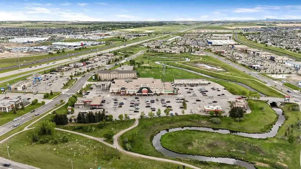 92 Waterstone Crescent SE Airdrie AB T4B 2E5