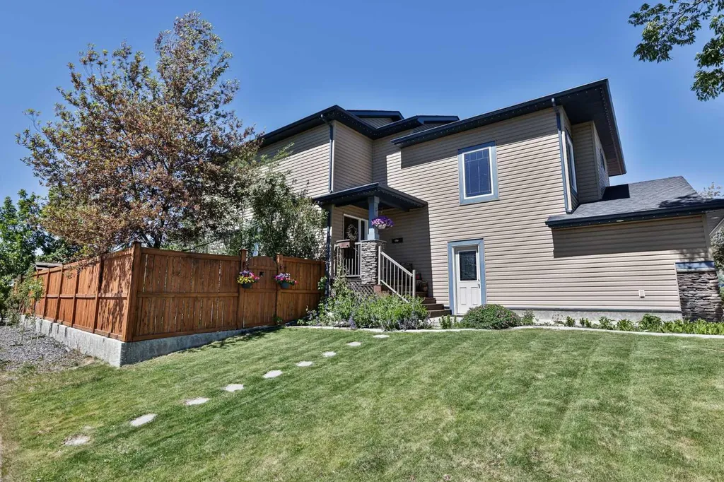 287 Firelight Crescent W Lethbridge AB T1J 4B2