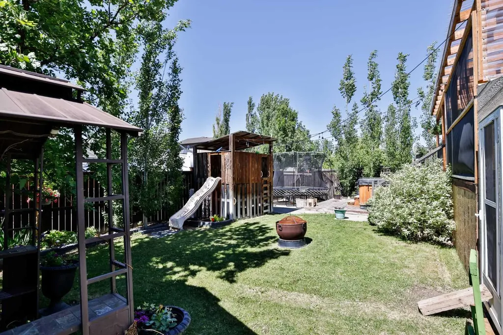 287 Firelight Crescent W Lethbridge AB T1J 4B2