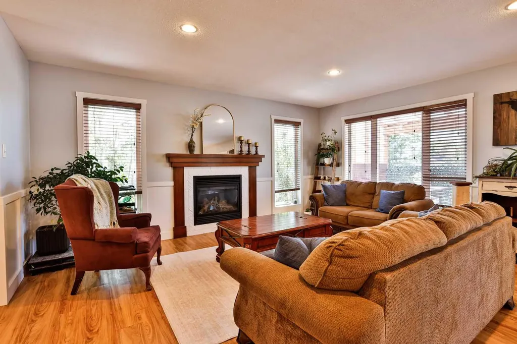 287 Firelight Crescent W Lethbridge AB T1J 4B2
