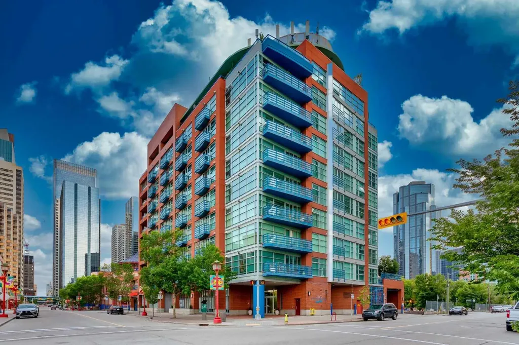 205 Riverfront Avenue SW Calgary AB T2P 5K4