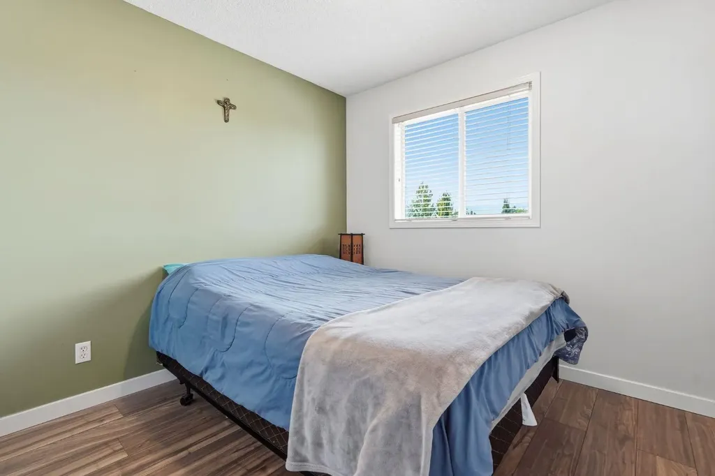 56 Silver Creek Boulevard Airdrie AB T4B 2P6