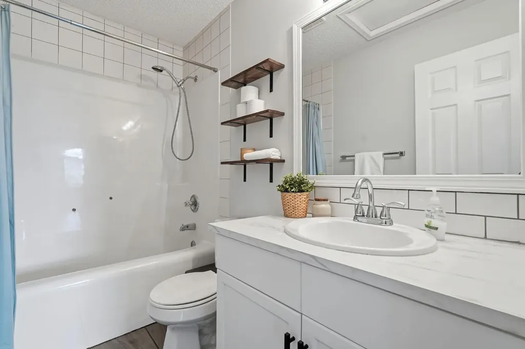 56 Silver Creek Boulevard Airdrie AB T4B 2P6