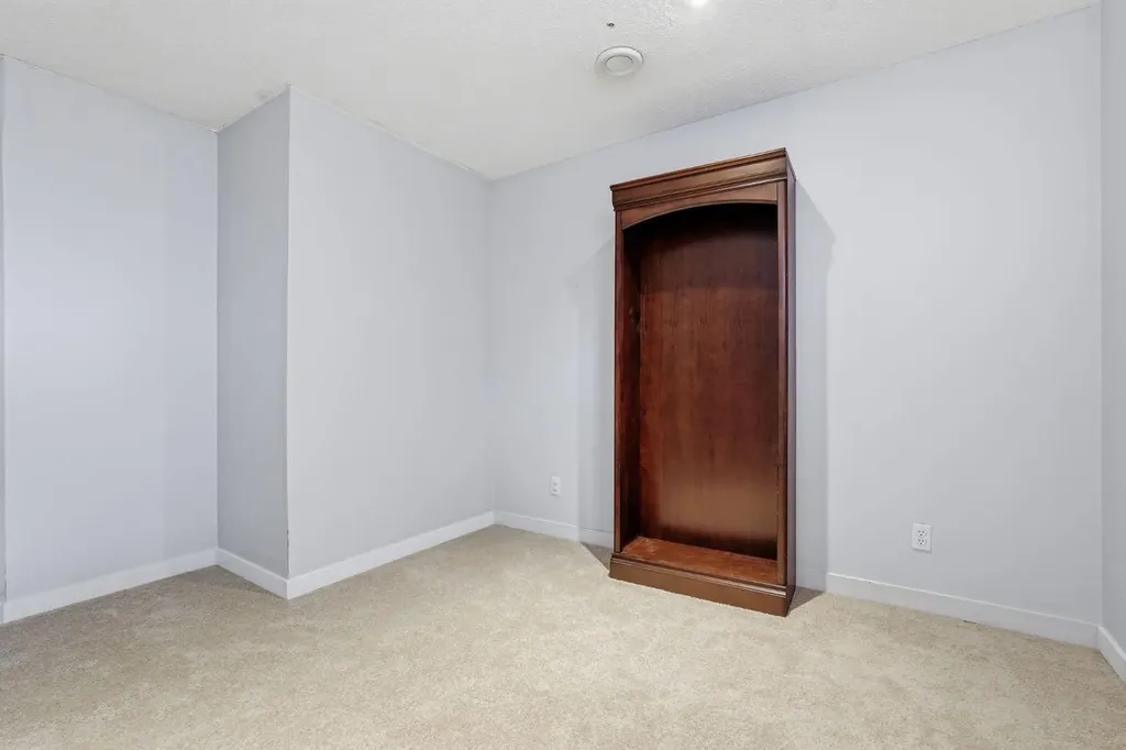 56 Silver Creek Boulevard Airdrie AB T4B 2P6