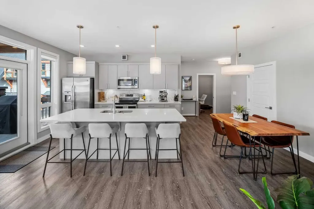 106 Stewart Creek Rise Canmore AB T1W 0N3