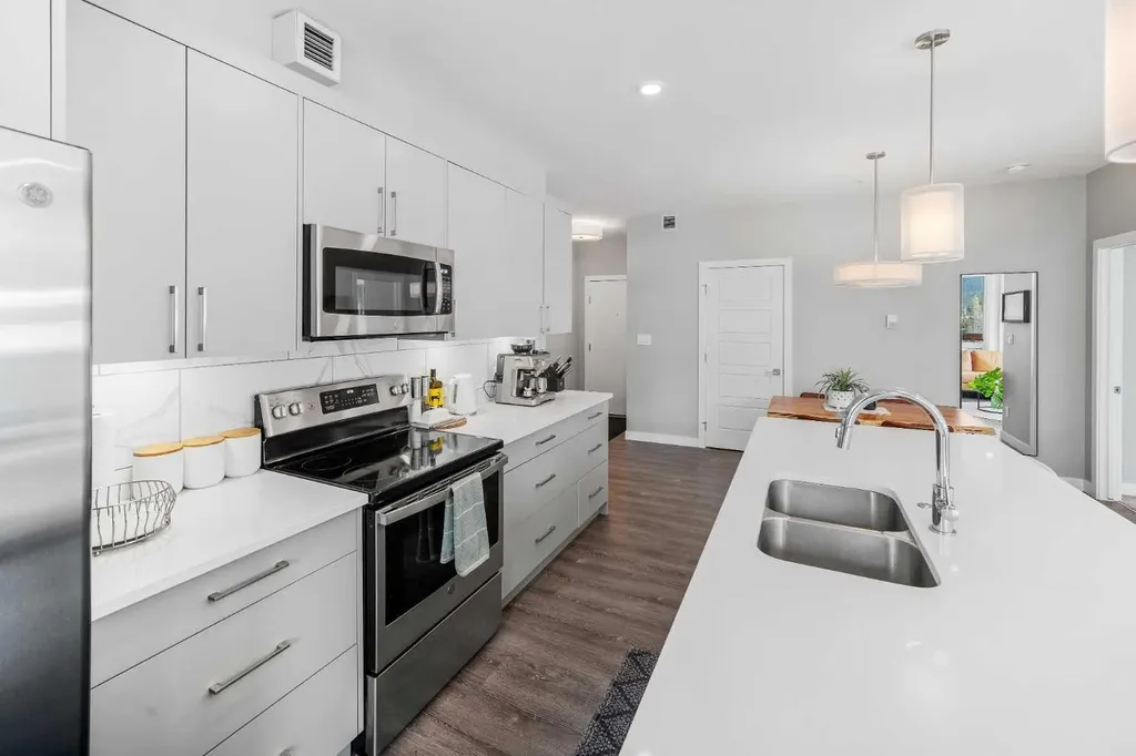106 Stewart Creek Rise Canmore AB T1W 0N3