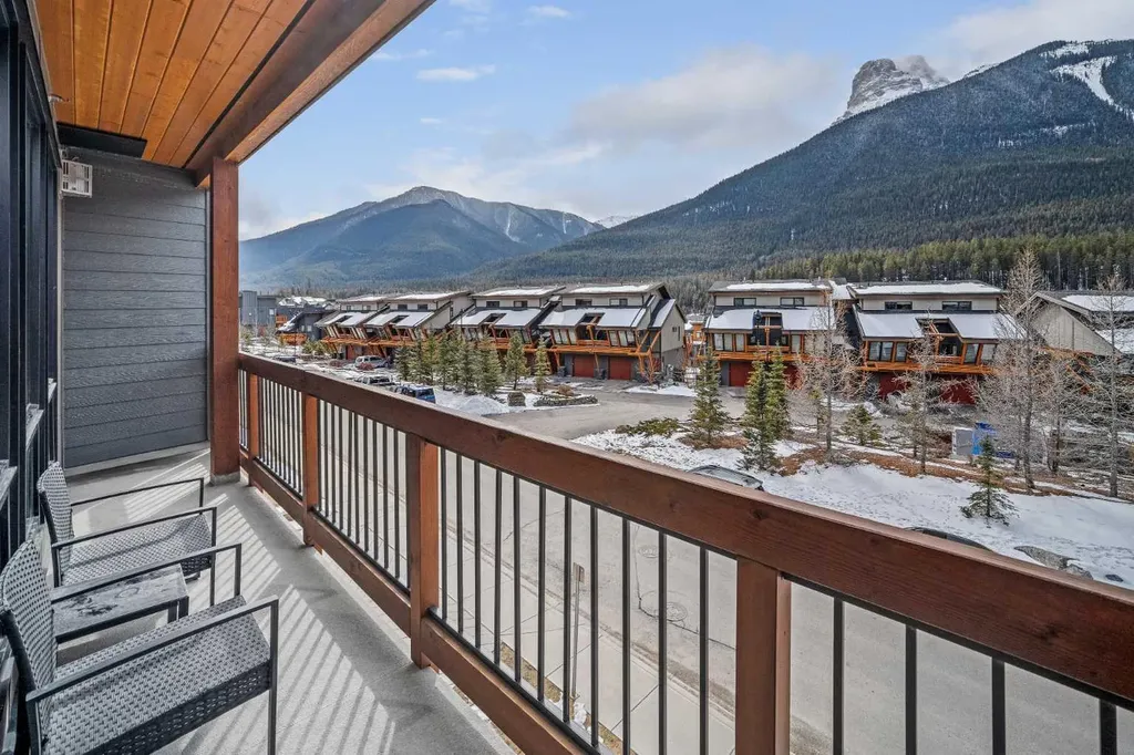 106 Stewart Creek Rise Canmore AB T1W 0N3