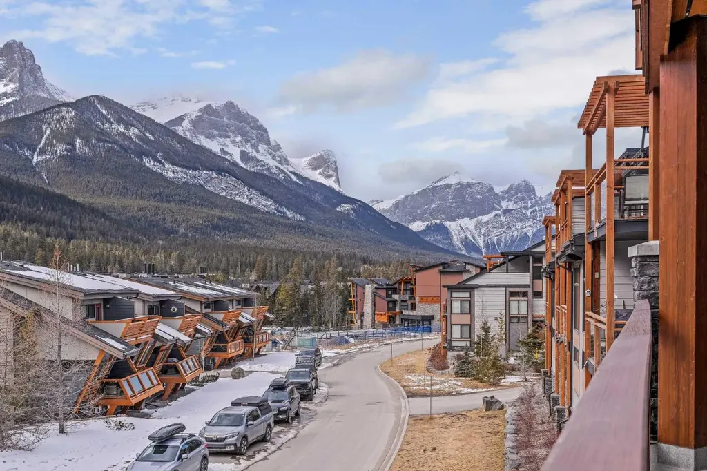 106 Stewart Creek Rise Canmore AB T1W 0N3