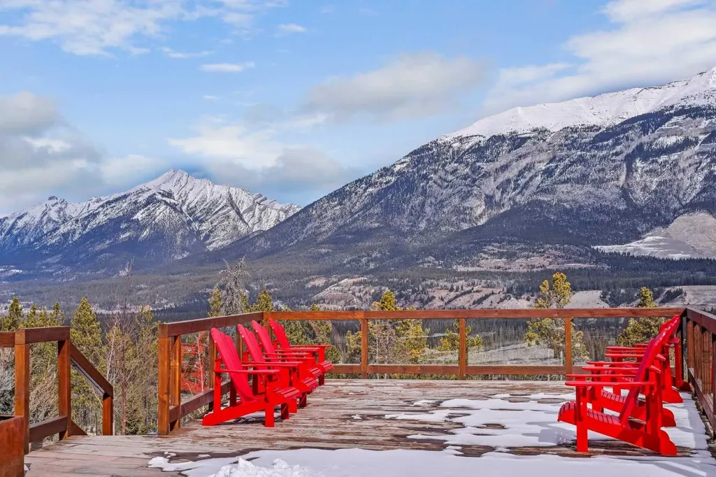 106 Stewart Creek Rise Canmore AB T1W 0N3