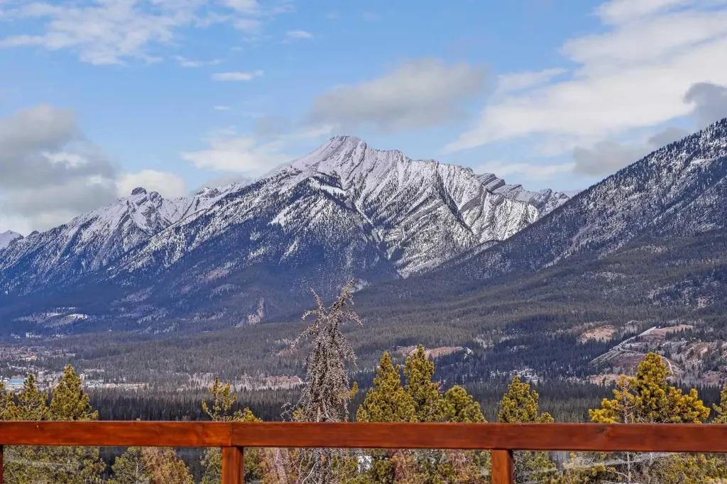 106 Stewart Creek Rise Canmore AB T1W 0N3