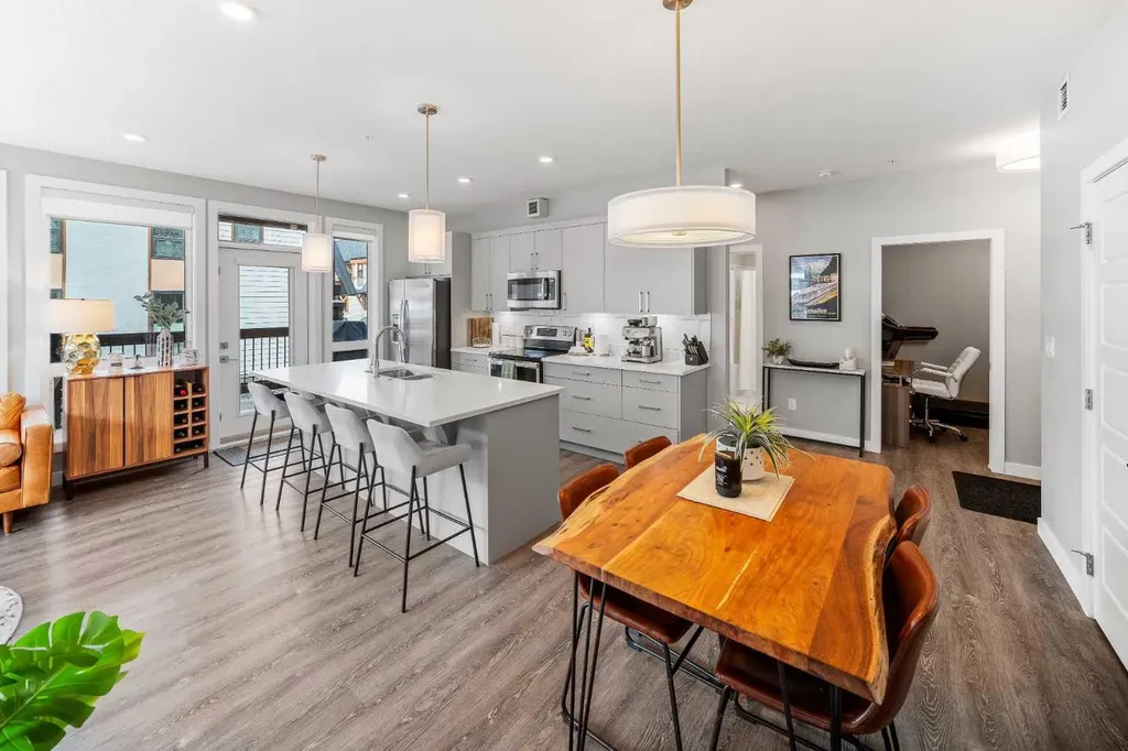 106 Stewart Creek Rise Canmore AB T1W 0N3