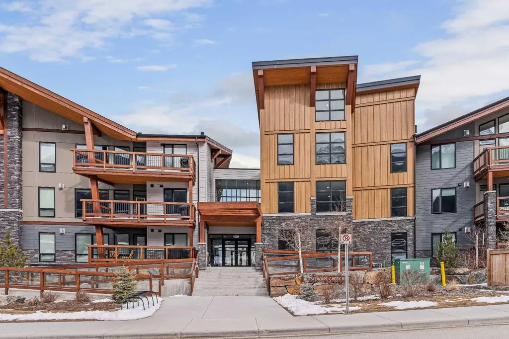 106 Stewart Creek Rise Canmore AB T1W 0N3