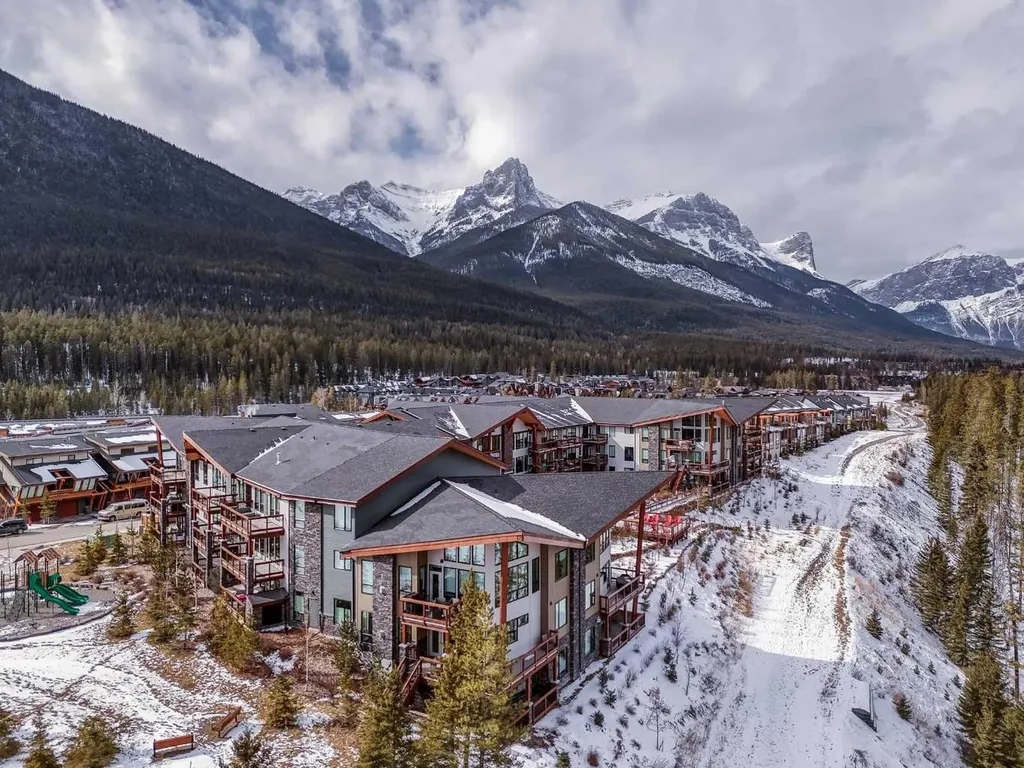106 Stewart Creek Rise Canmore AB T1W 0N3