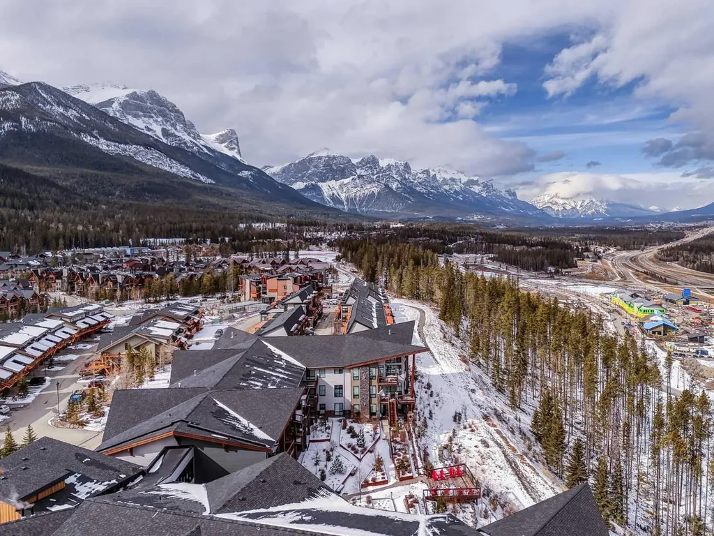 106 Stewart Creek Rise Canmore AB T1W 0N3