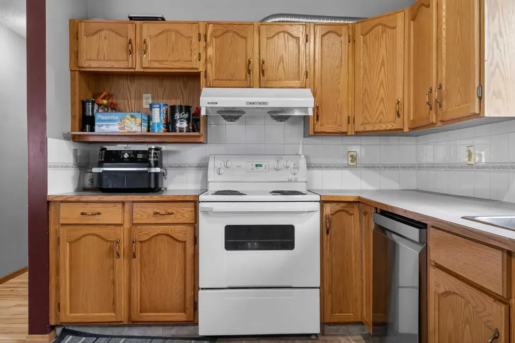 40 Erin Circle SE Calgary AB T2B 3H9
