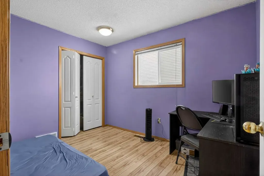 40 Erin Circle SE Calgary AB T2B 3H9